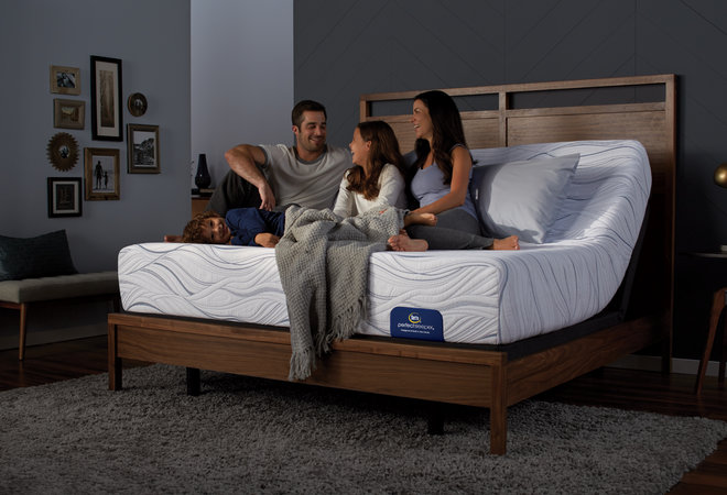 Serta-Photo-With-Family